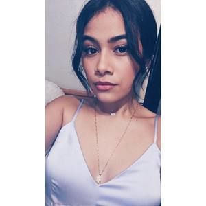 Meet your Posher, Claudia